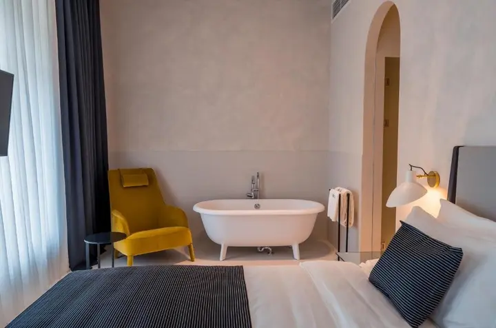 Тбилиси: Monograph Hotel