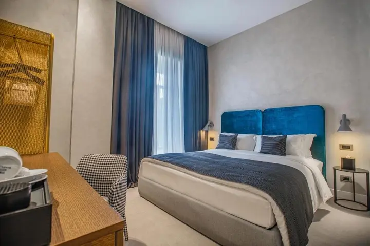 Тбилиси: Monograph Hotel