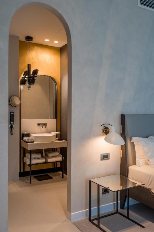 Тбилиси: Monograph Hotel