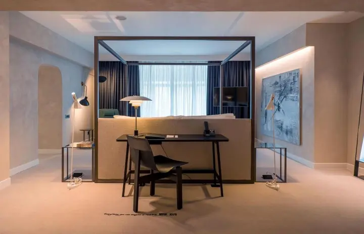 Тбилиси: Monograph Hotel