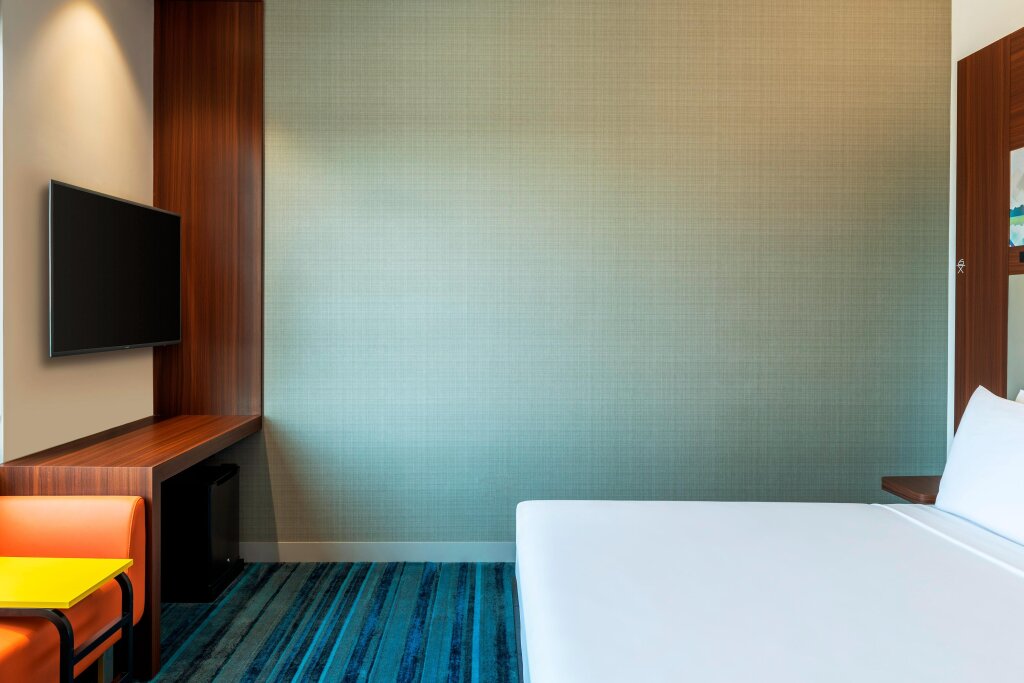 Дубай: Aloft Dubai South