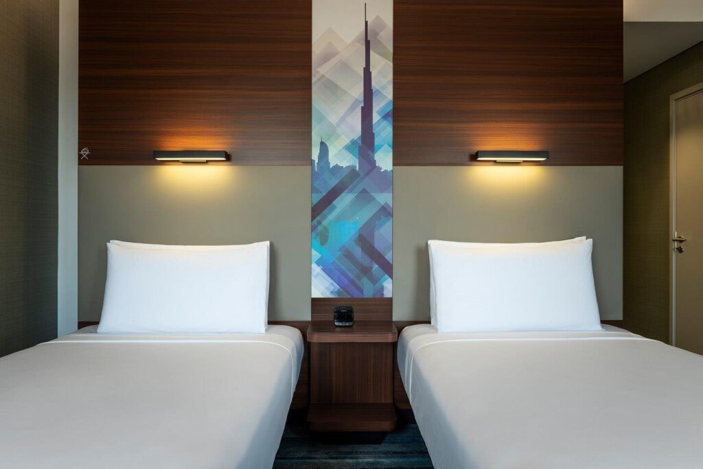 Дубай: Aloft Dubai South