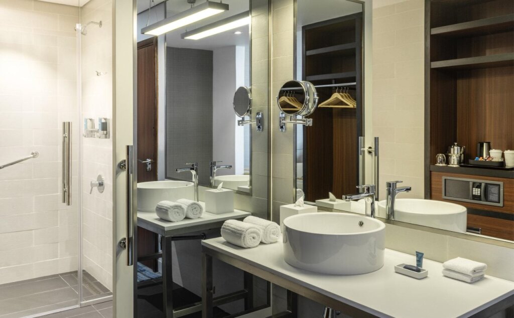 Дубай: Aloft Dubai South