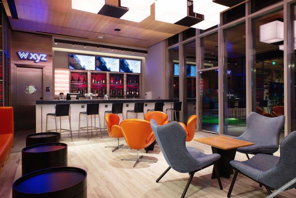 Дубай: Aloft Dubai South