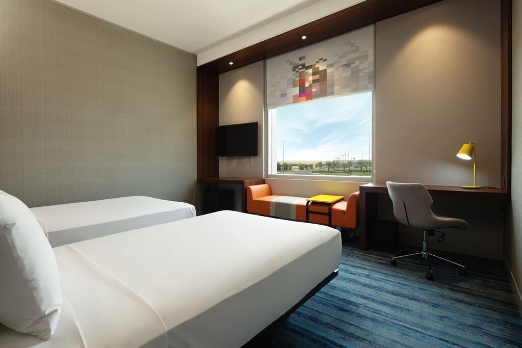 Дубай: Aloft Dubai South