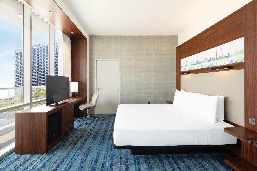 Дубай: Aloft Dubai South