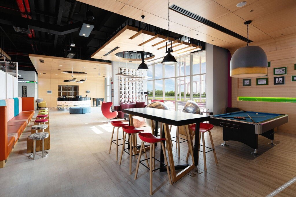 Дубай: Aloft Dubai South