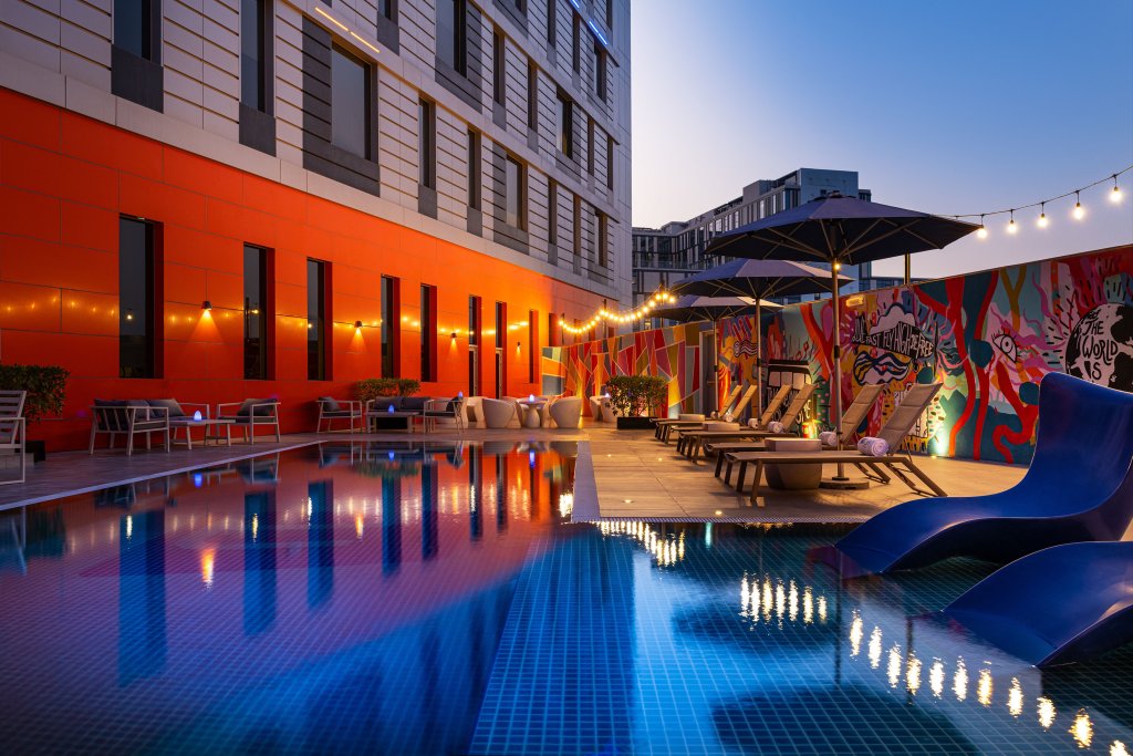 Дубай: Aloft Dubai South