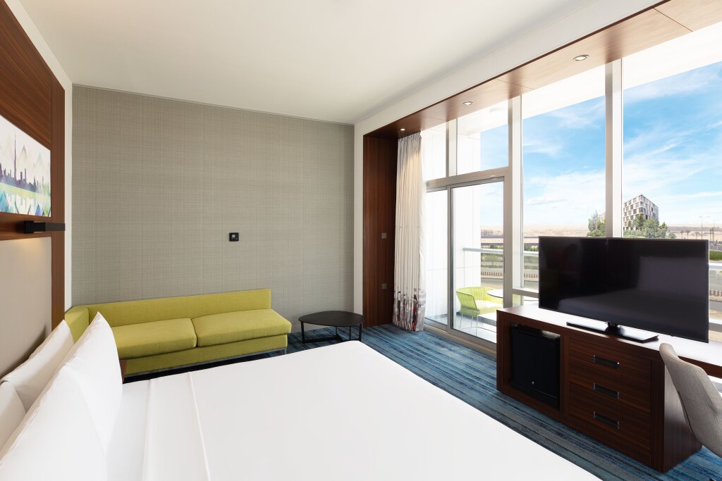 Дубай: Aloft Dubai South