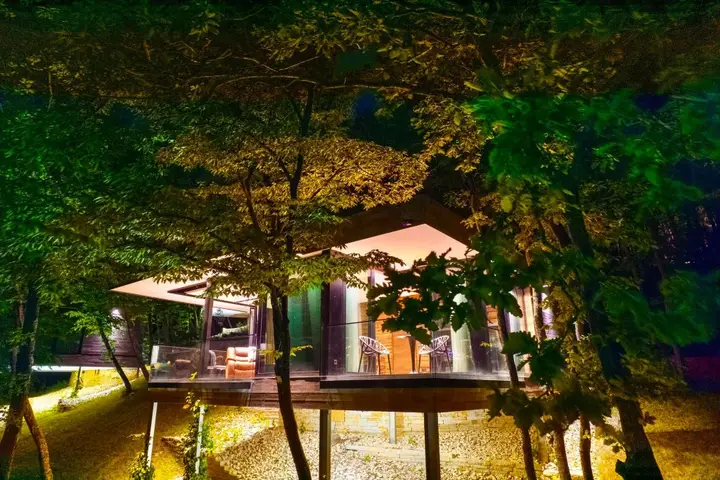 carousel image 1