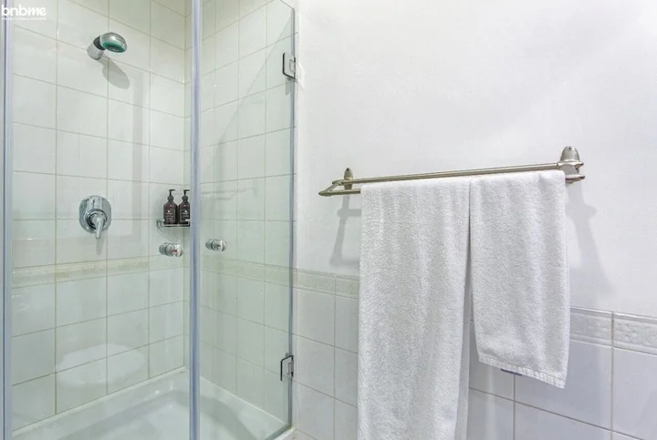 Дубай: Pvt Jacuzzi Tub Groundfloor 2 Bed Bnbme Homes
