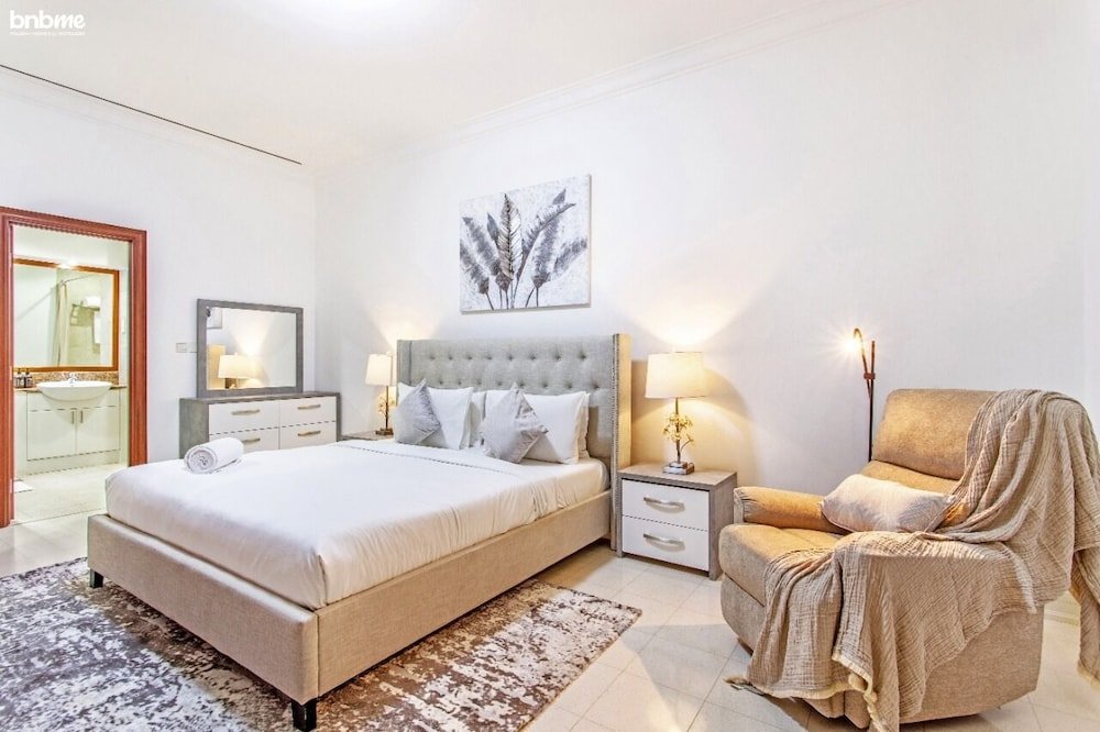 Дубай: Pvt Jacuzzi Tub Groundfloor 2 Bed Bnbme Homes