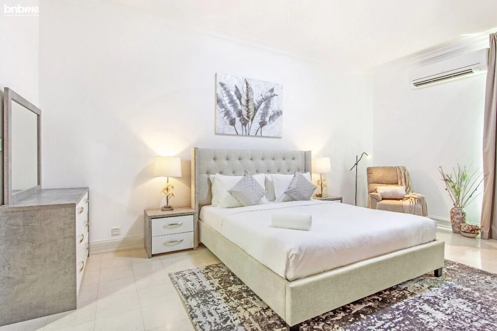 Дубай: Pvt Jacuzzi Tub Groundfloor 2 Bed Bnbme Homes