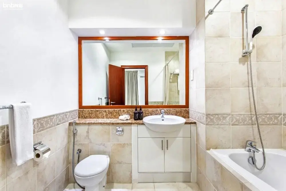 Дубай: Pvt Jacuzzi Tub Groundfloor 2 Bed Bnbme Homes