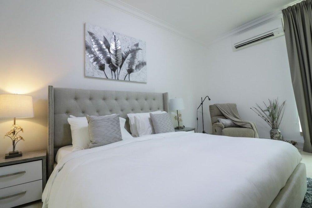 Дубай: Pvt Jacuzzi Tub Groundfloor 2 Bed Bnbme Homes