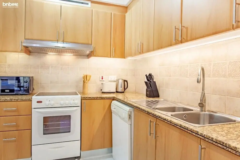 Дубай: Pvt Jacuzzi Tub Groundfloor 2 Bed Bnbme Homes