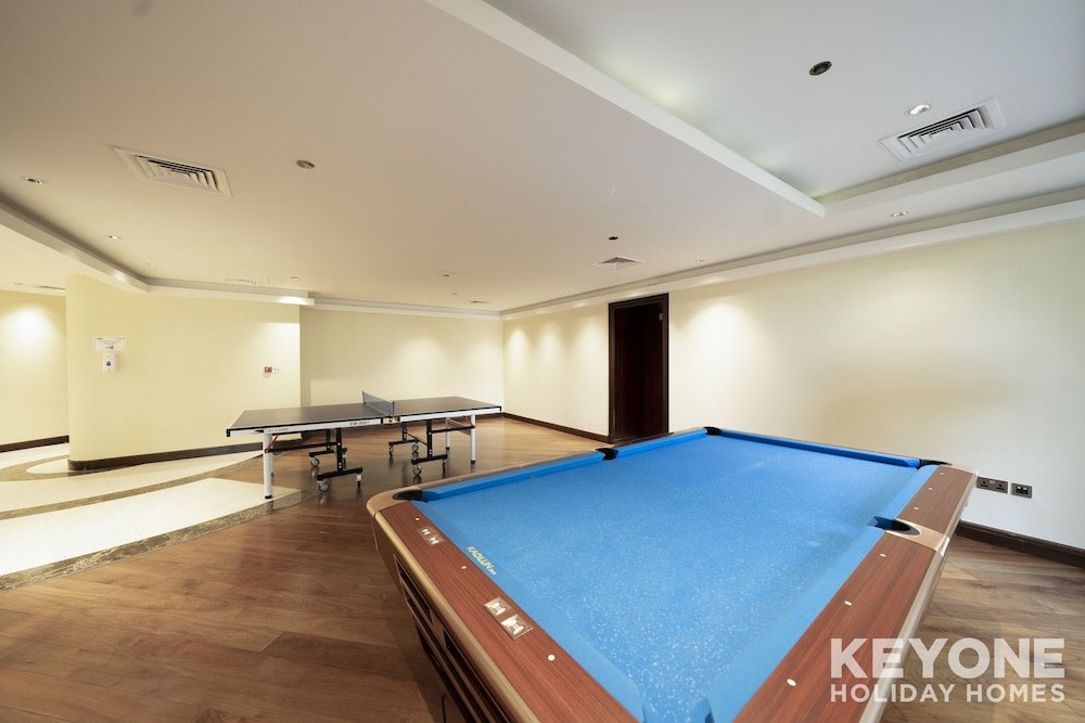 Дубай: KOHH – 2BR + Maids Room in Grandeur Residences