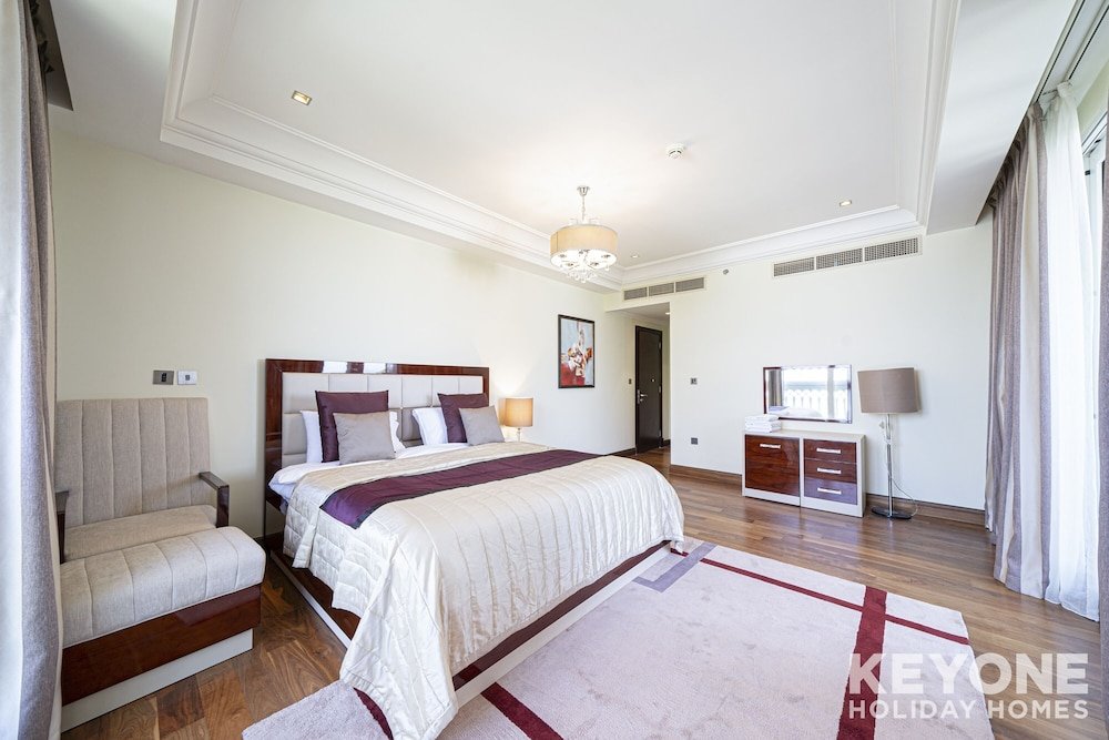 Дубай: KOHH – 2BR + Maids Room in Grandeur Residences