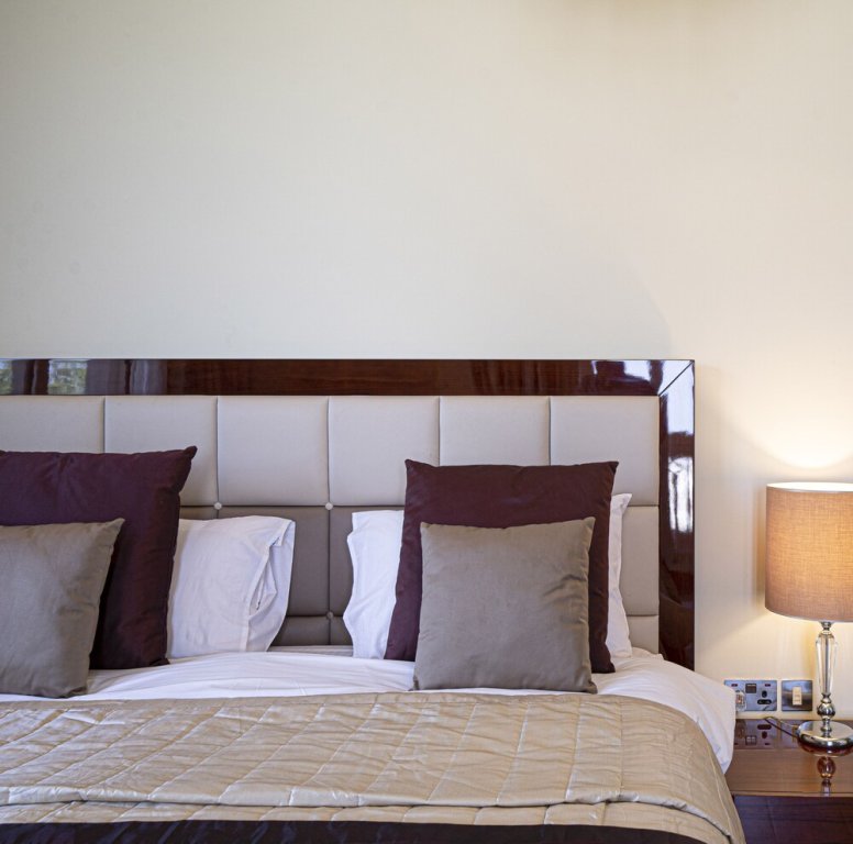 Дубай: KOHH – 2BR + Maids Room in Grandeur Residences