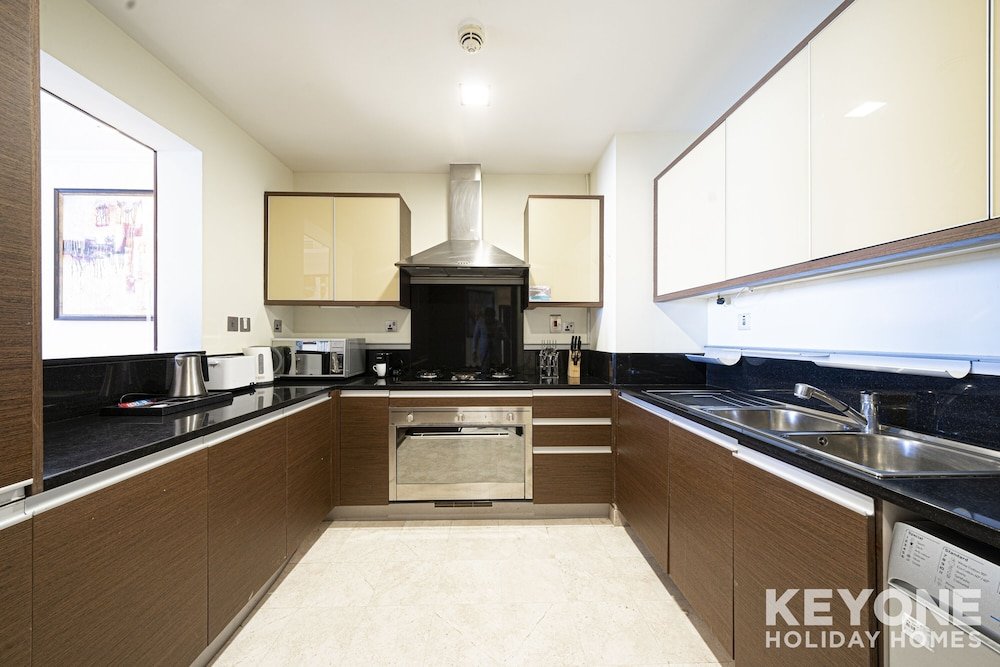 Дубай: KOHH – 2BR + Maids Room in Grandeur Residences