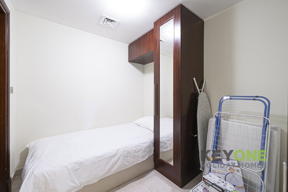 Дубай: KOHH – 2BR + Maids Room in Grandeur Residences