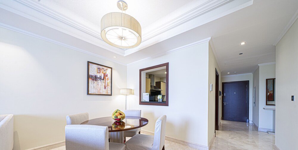 Дубай: KOHH – 2BR + Maids Room in Grandeur Residences