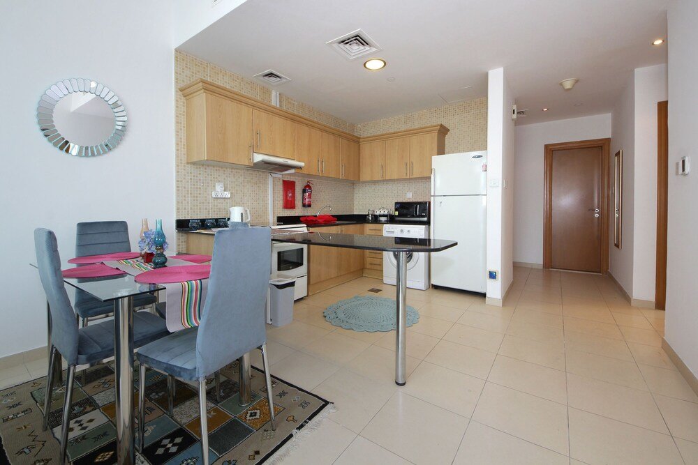 Дубай: 2 Bedroom Apartment in Mayfair Tower
