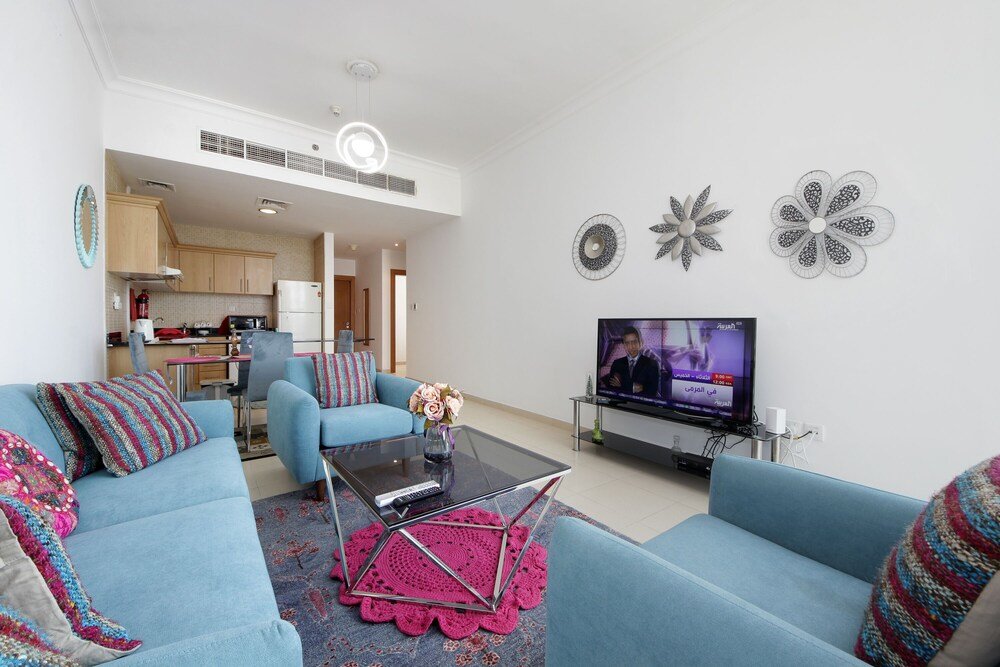 Дубай: 2 Bedroom Apartment in Mayfair Tower