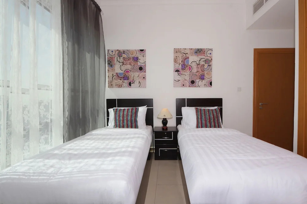 Дубай: 2 Bedroom Apartment in Mayfair Tower