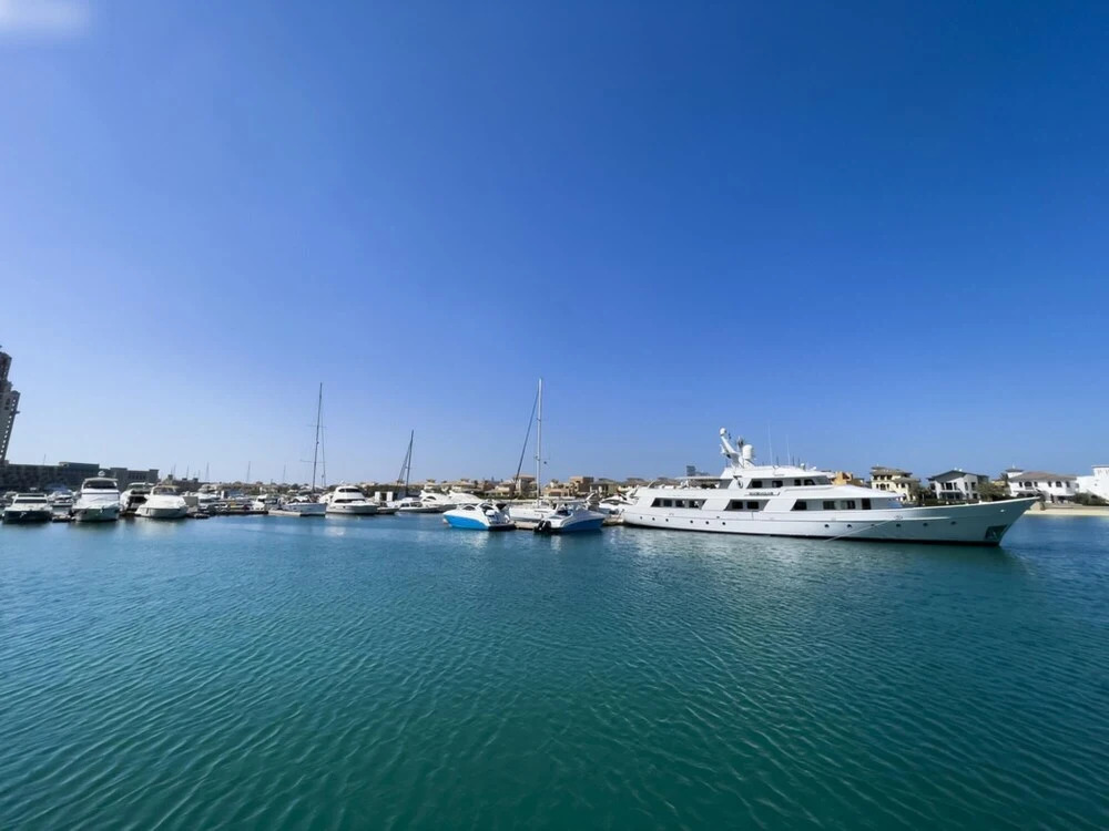 Дубай: Pvt Beach Infinity Pool Resort Living Bnbmehomes