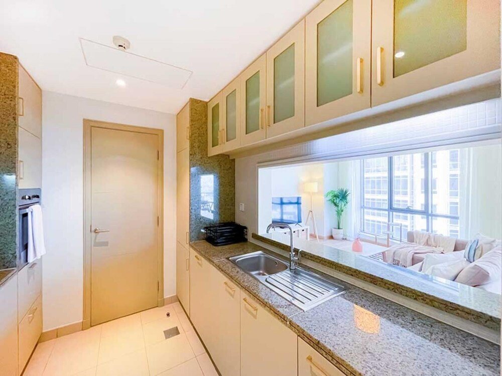 Дубай: Amazing 1BR APT Downtown