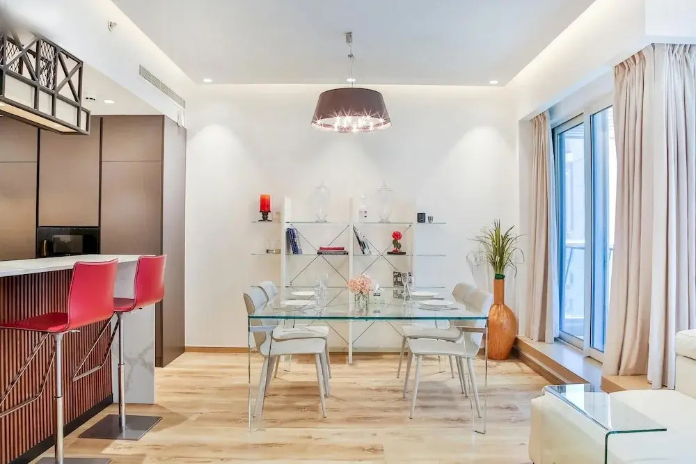 Дубай: Luxurious 2 Bedroom Apartment Dubai Marina