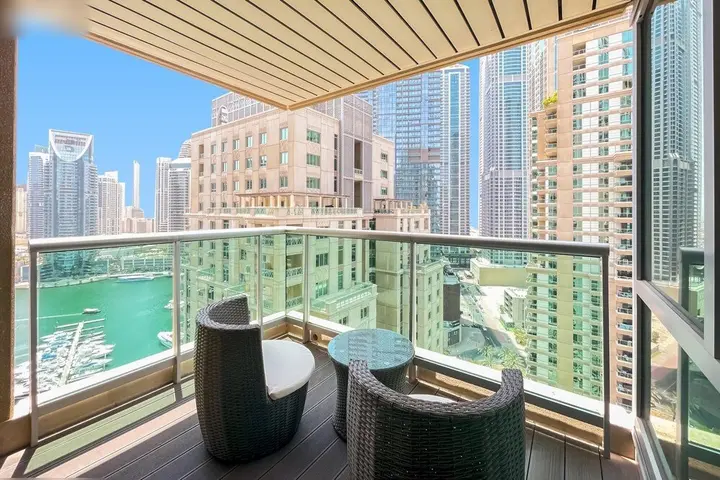 Дубай: Luxurious 2 Bedroom Apartment Dubai Marina