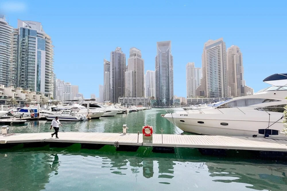 Дубай: Luxurious 2 Bedroom Apartment Dubai Marina