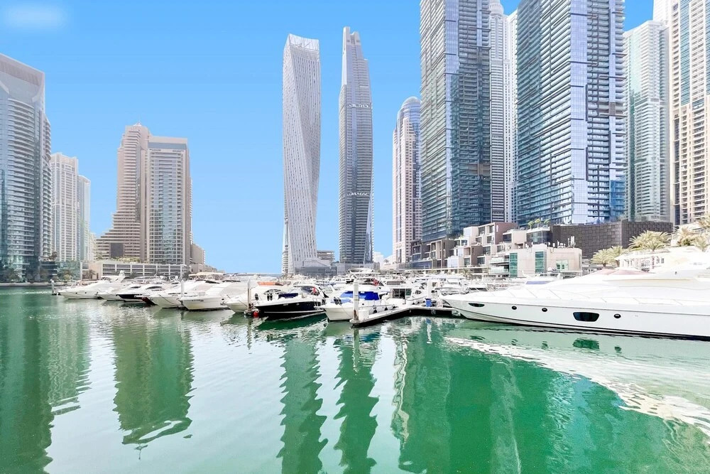 Дубай: Luxurious 2 Bedroom Apartment Dubai Marina