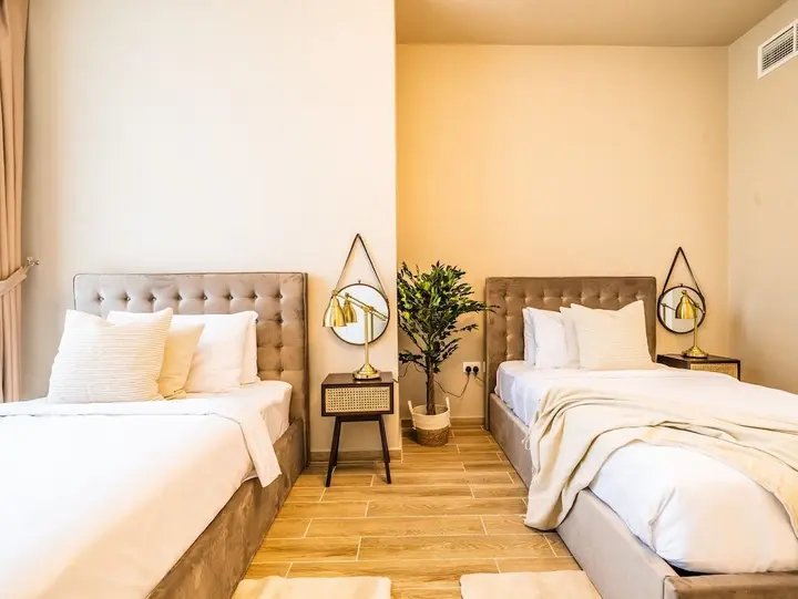 Дубай: Jaw-dropping Canal and Skyline Views, Close to DT