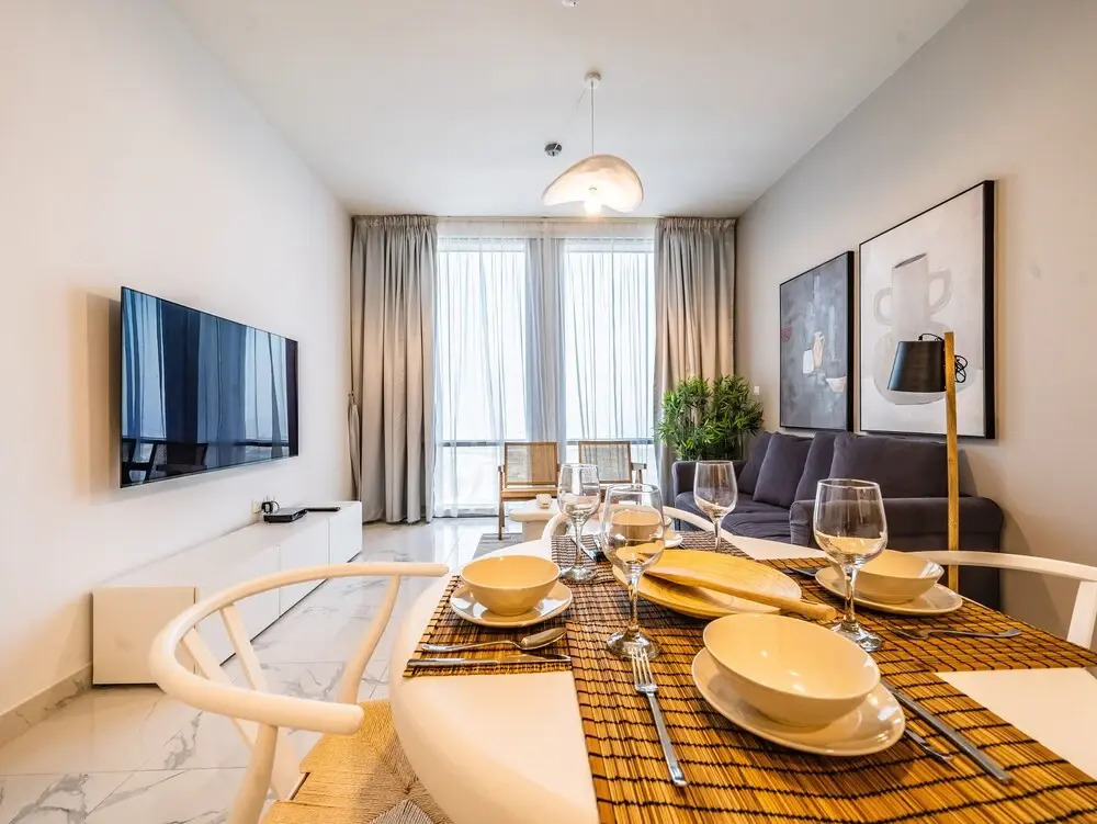 Дубай: Jaw-dropping Canal and Skyline Views, Close to DT