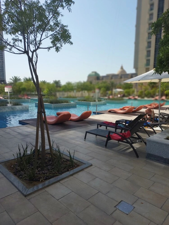 Дубай: Jaw-dropping Canal and Skyline Views, Close to DT