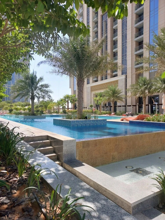 Дубай: Jaw-dropping Canal and Skyline Views, Close to DT