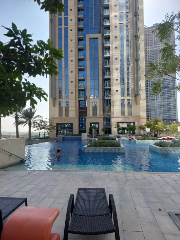 Дубай: Jaw-dropping Canal and Skyline Views, Close to DT