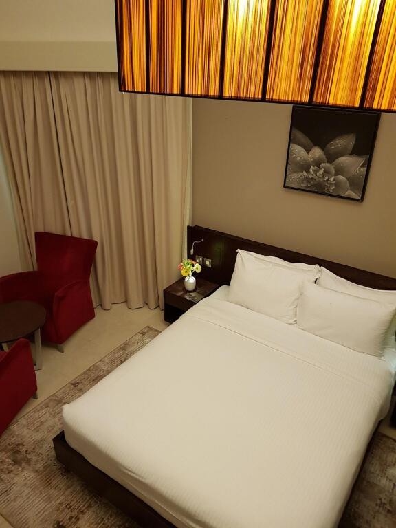 Дубай: RAF Hotel Apartment