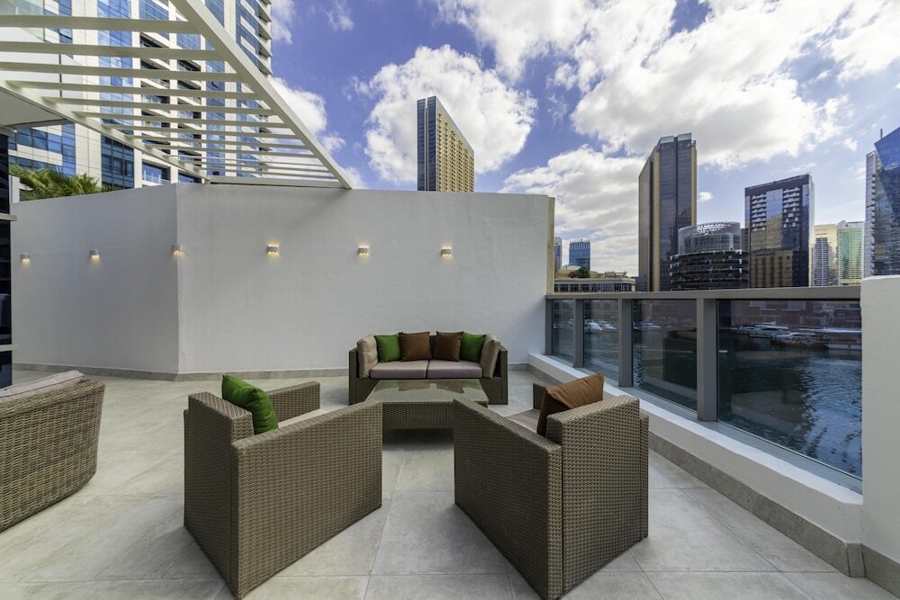 Дубай: Maison Privee - Stunning 3-Floor Villa w/ Kids Room and Rooftop Terrace over Dubai Marina