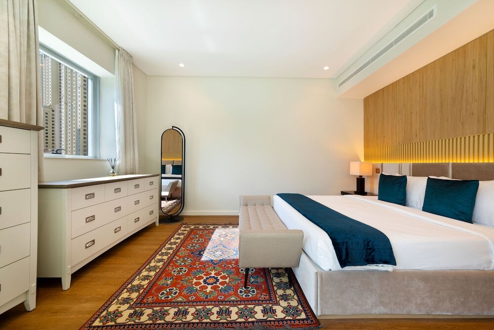 Maison Privee - Stunning 3-Floor Villa w/ Kids Room and Rooftop Terrace over Dubai Marina — фото 4