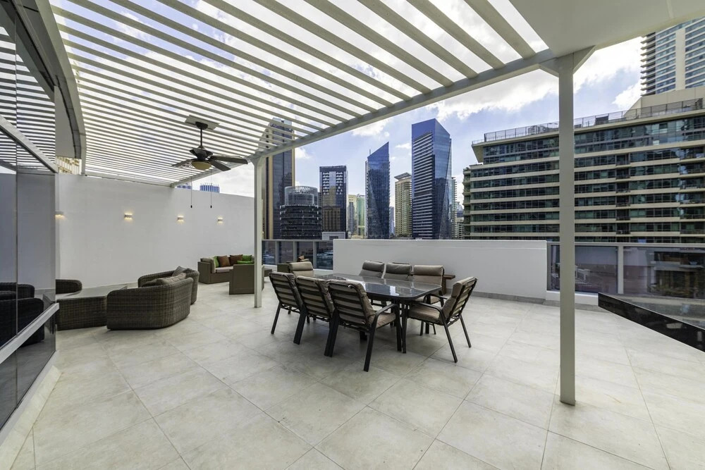 Дубай: Maison Privee - Stunning 3-Floor Villa w/ Kids Room and Rooftop Terrace over Dubai Marina