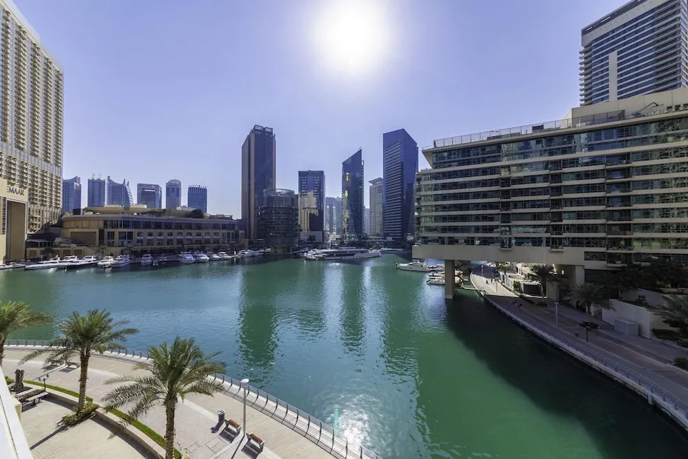 Дубай: Maison Privee - Stunning 3-Floor Villa w/ Kids Room and Rooftop Terrace over Dubai Marina