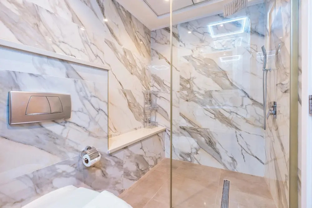 Дубай: Luxurious 5 Bedroom Duplex with terrace & sea view
