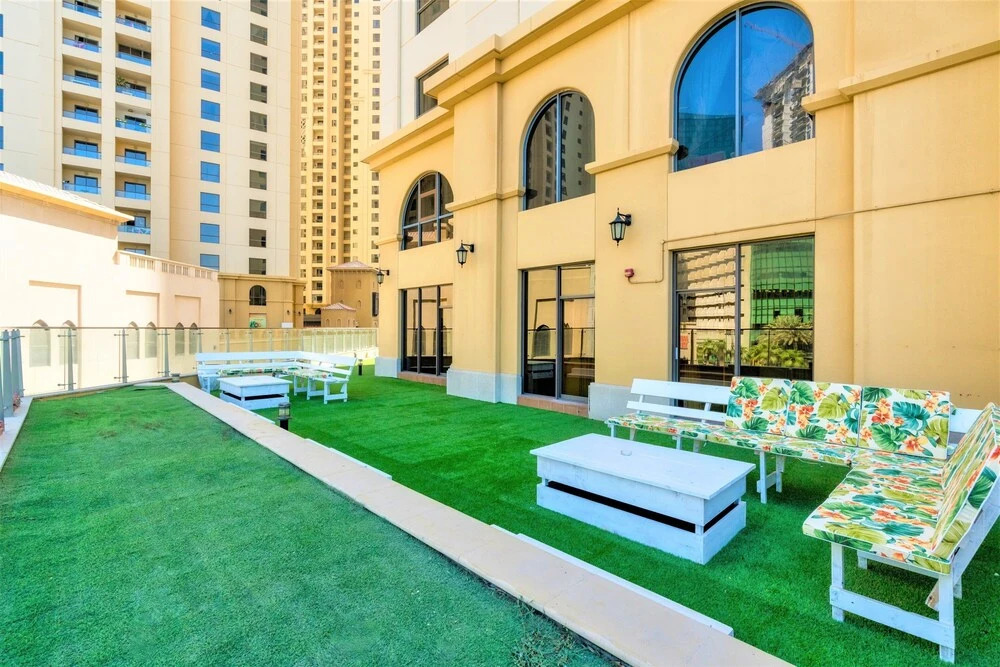 Дубай: Luxurious 5 Bedroom Duplex with terrace & sea view