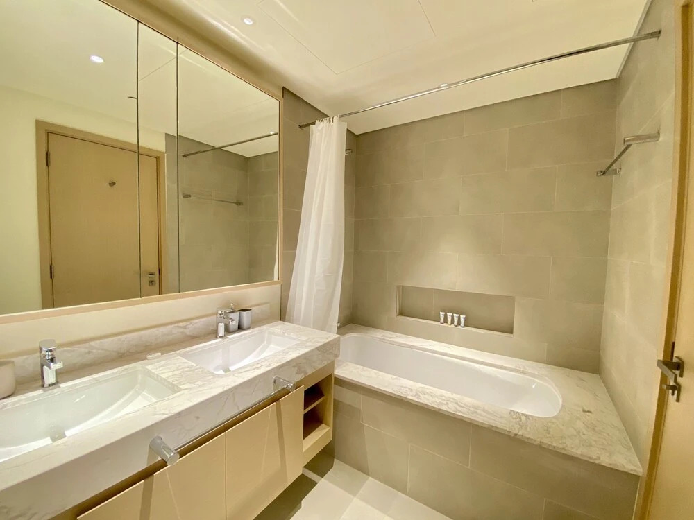 Дубай: LuxBnB Creek Rise Tower Harbor Views