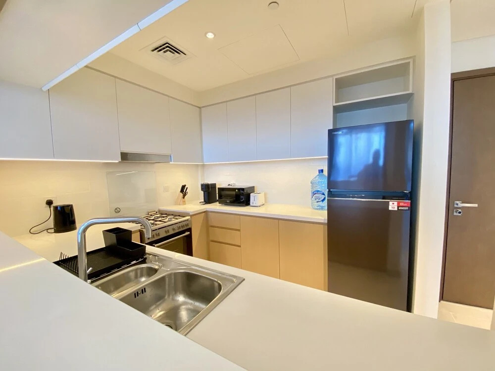 Дубай: LuxBnB Creek Rise Tower Harbor Views