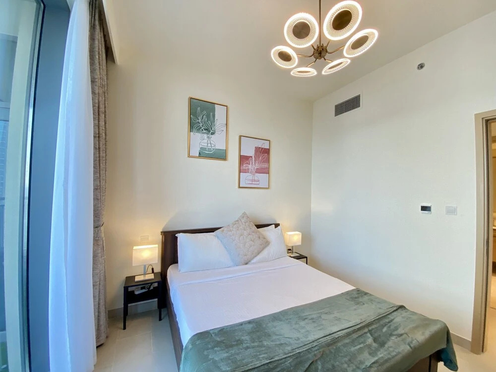Дубай: LuxBnB Creek Rise Tower Harbor Views
